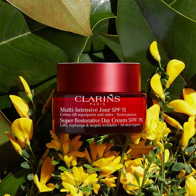 Clarins Super Restorative Day Cream SPF15 50ml FEELUNIQUE